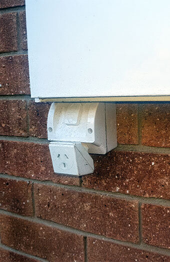 /uploads/2025/04/outdoor-power-point-installation.jpg